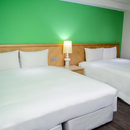 Green World Triple Beds Taipei Esterno foto