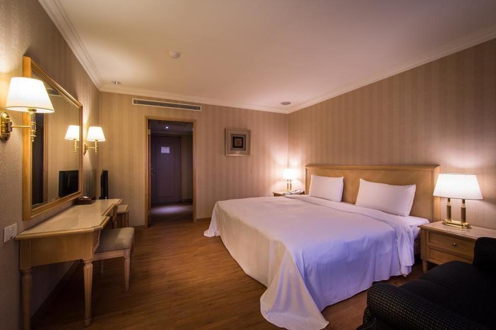 Green World Triple Beds Taipei Esterno foto