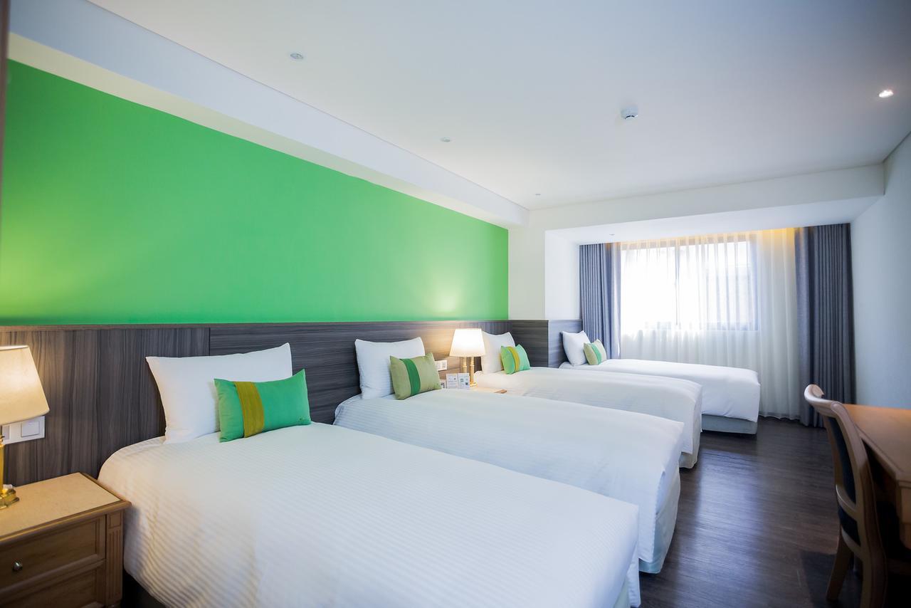 Green World Triple Beds Taipei Esterno foto