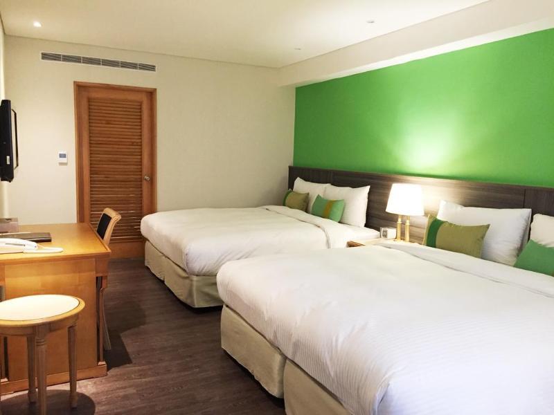 Green World Triple Beds Taipei Esterno foto